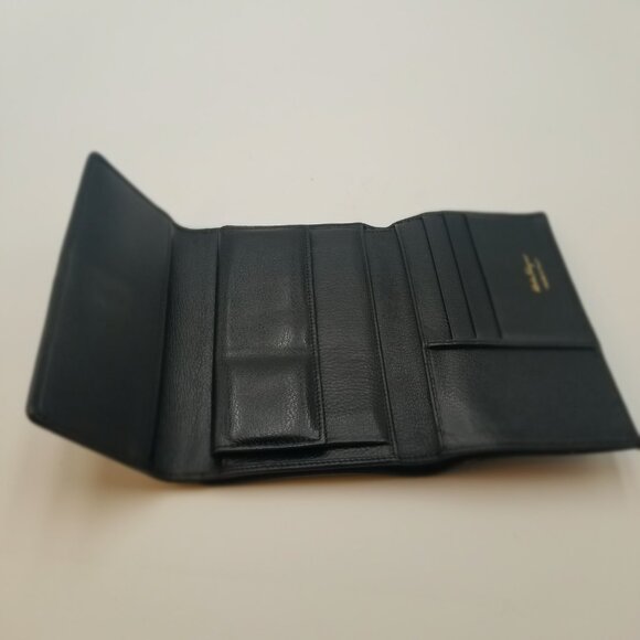 Ferragamo Leather Trifold Wallet Gancini Black Gold Hardware Used USA 6"x4 - Picture 2 of 7